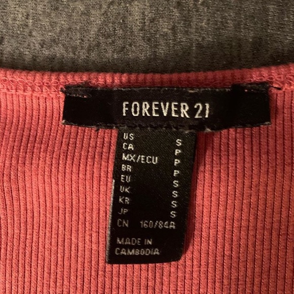 cropped tee - Picture 2 of 2